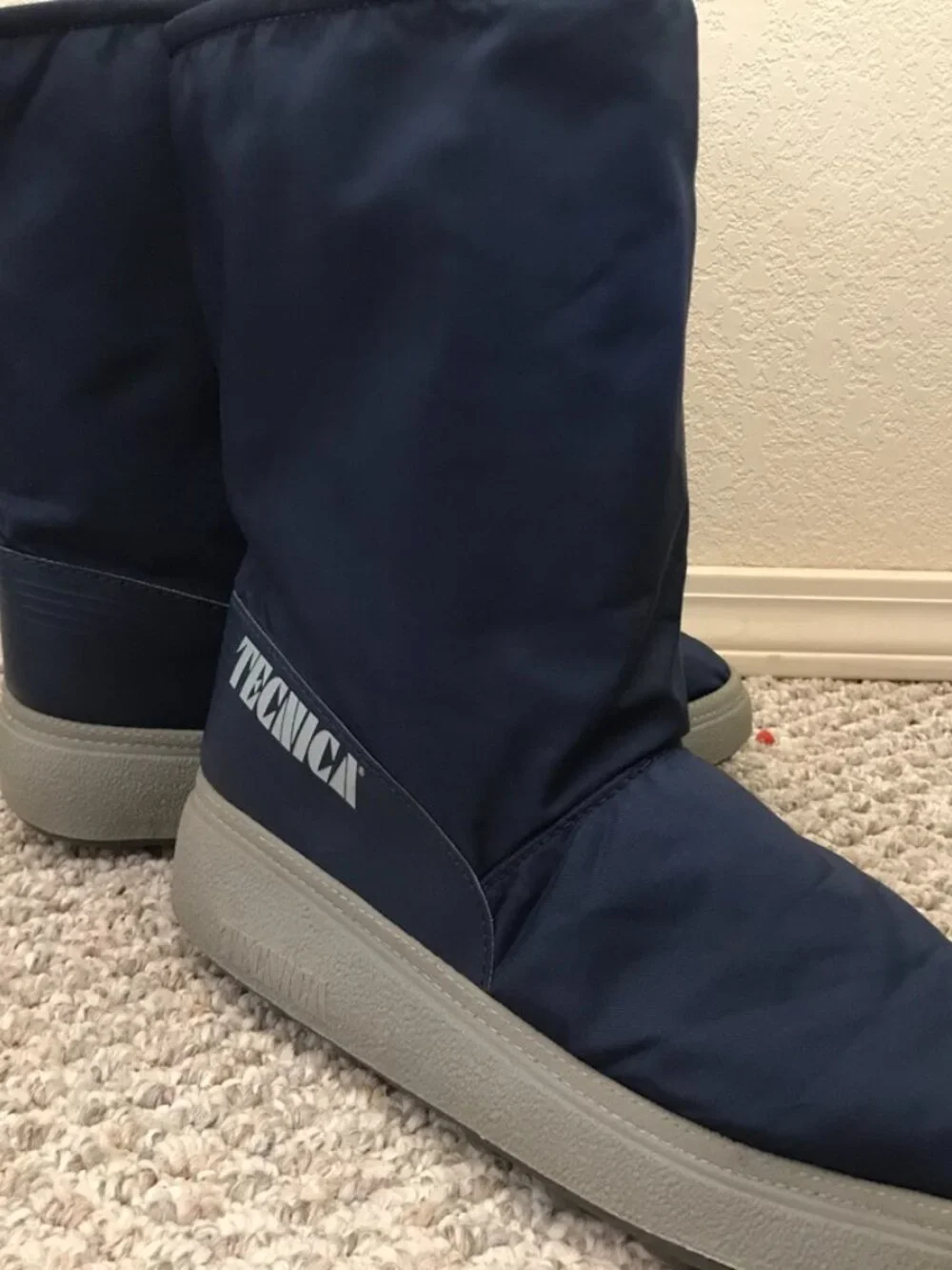 vintage TECHNICA lined moon boots size 45-46 blue and grey made in Italy
